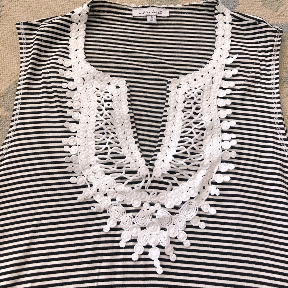 Crochet lace yoke striped sleeveless tank top